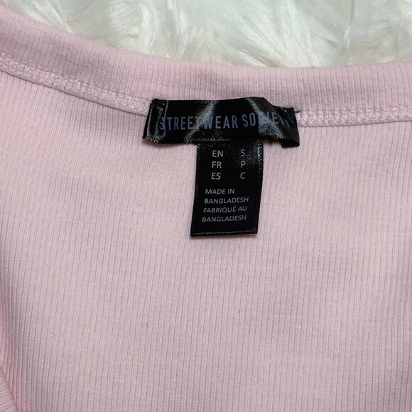 BNWT Cute v-neck baby pink tee! - Picture 2 of 2